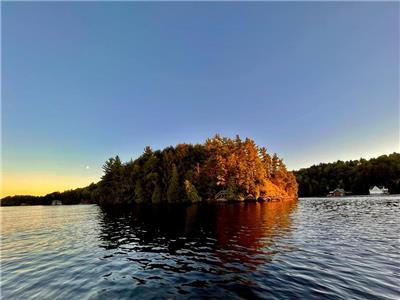 Private Island on Lake Rosseau: beautiful cottage plus log cabin