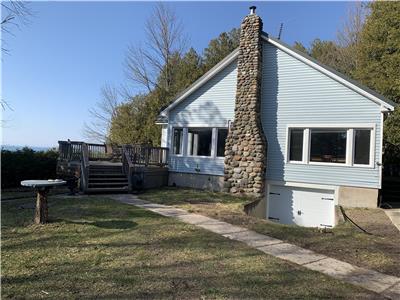 Kincardine Stoney Island Cottage - last 2 weeks in August available now