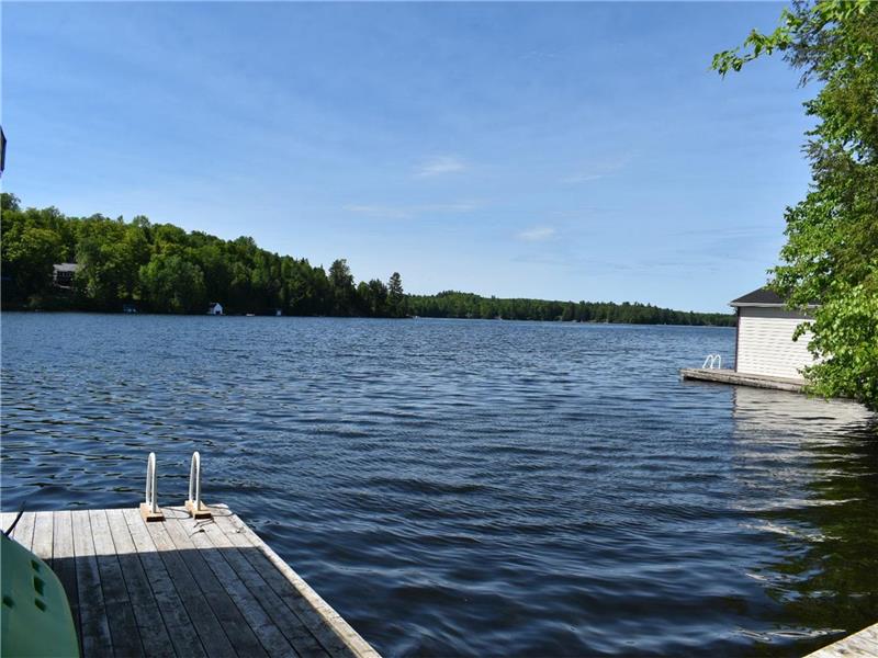 Paudash lake cottage-westerly sunset views & wood burning fireplace. Spring and summer availability.