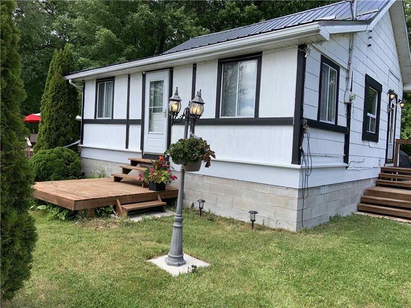 Beach House, Thorah Centennial Park Beaverton, Lake Simcoe