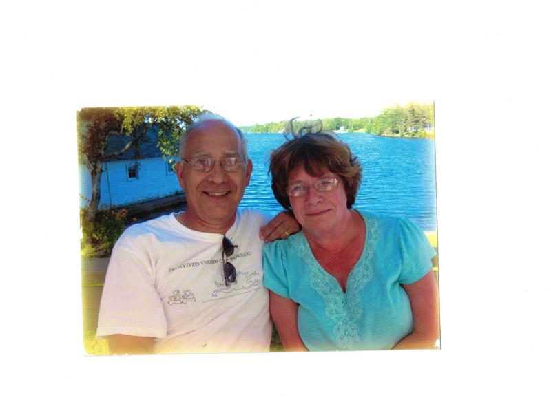 Le Chalet des Murphy au Lac Dog : Est de l'Ontario, Bord de l'eau, Cheminée, 2 salles de bains