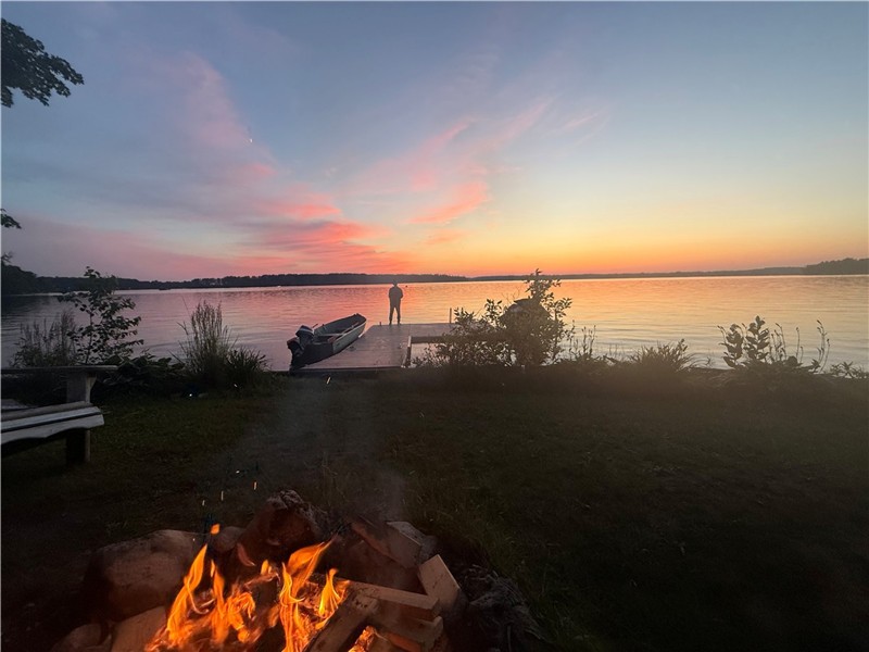 Golden hour cottage: Lake Eugenia