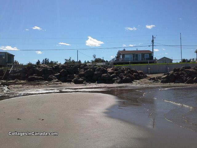 ~ HappyLand ~ For beach lovers ~ Directly on private water front sandy beach