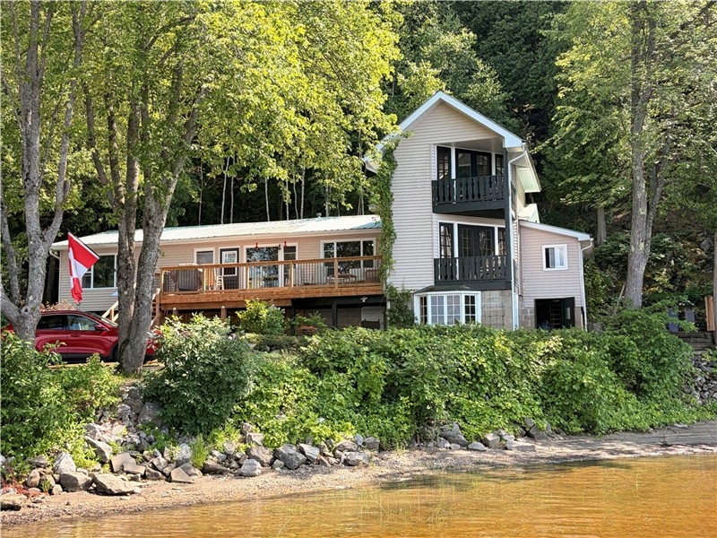 Brown's Bay Getaway
