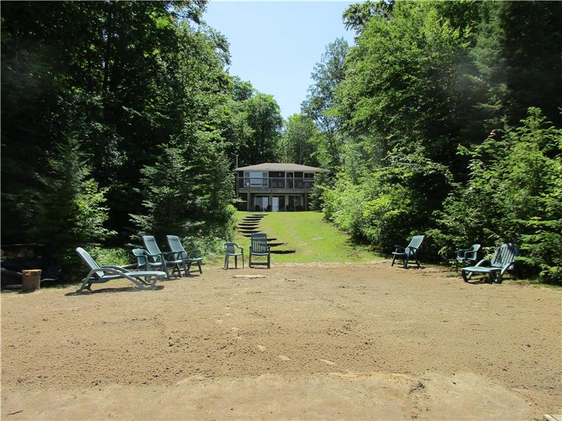 Looking for a great Spring getaway. Stay at Sandy Shore of Loon Lake.