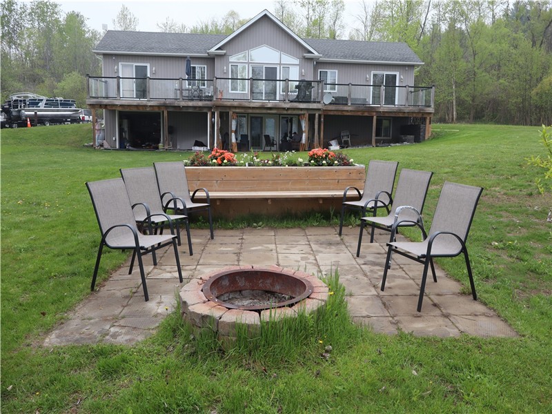 FOXPOINT COTTAGE- RICE LAKE