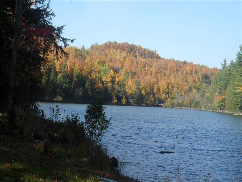 Private Getaway 25 min. from Downtown Ottawa - Hot tub - High Speed Fiber Internet