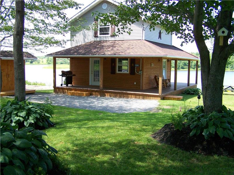 Peaceful Waterfront Cottage Near St Louis De Kent Cottage Rental