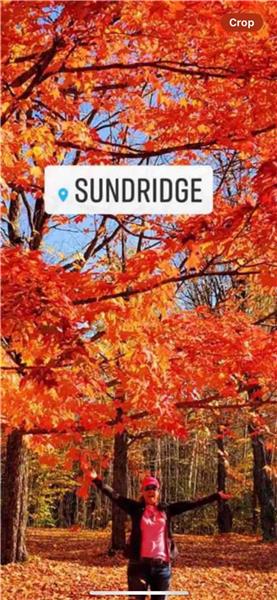 Cottage Lake Bernard Sundridge/Free WIFI/2.5 hours north of Toronto/ with a year round hot tub