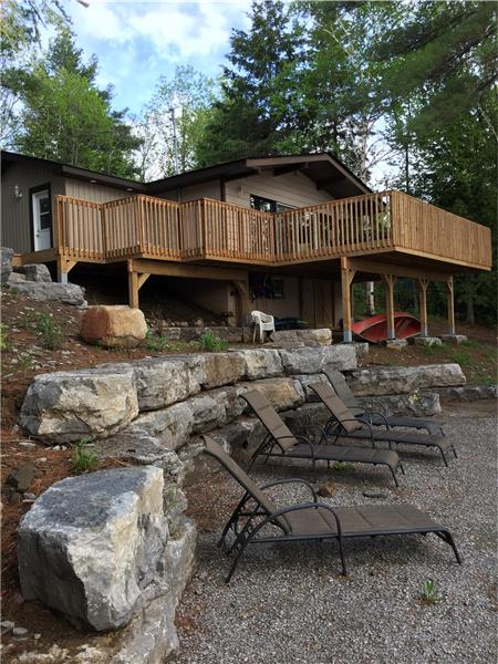 Beautiful Crystal Lake Waterfront Kinmount Cottage Rental Pl