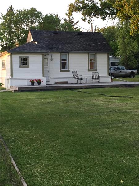 Quaint Country Tolstoi Cottage in Beautiful South-Eastern Manitoba, Canada