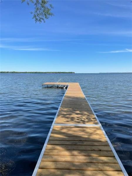 Lake Simcoe Lakefront Home - 1 Hr from Toronto