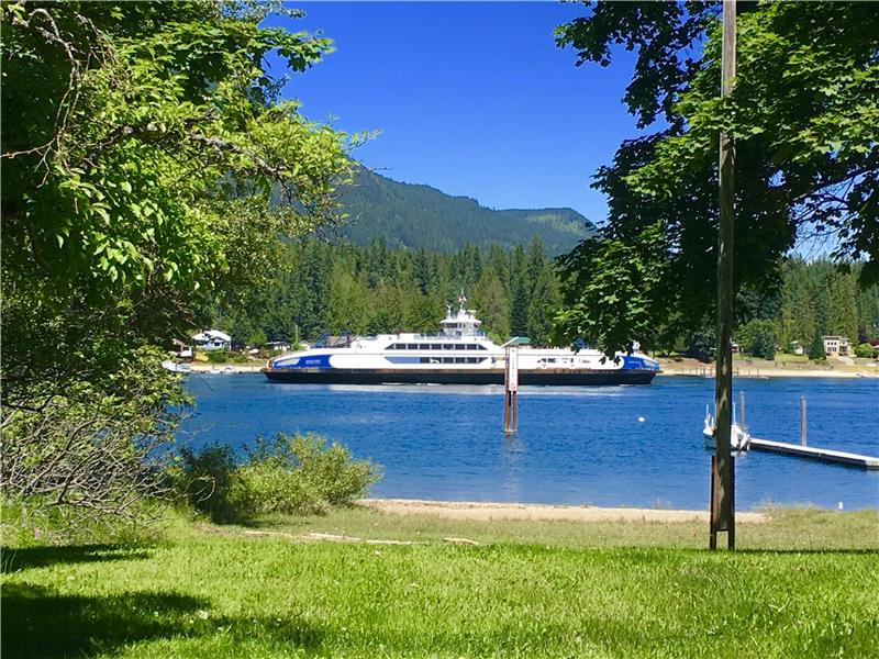 Kootenay Lake Beach Cottage Pet Nelson Cottage Rental Gl 24572