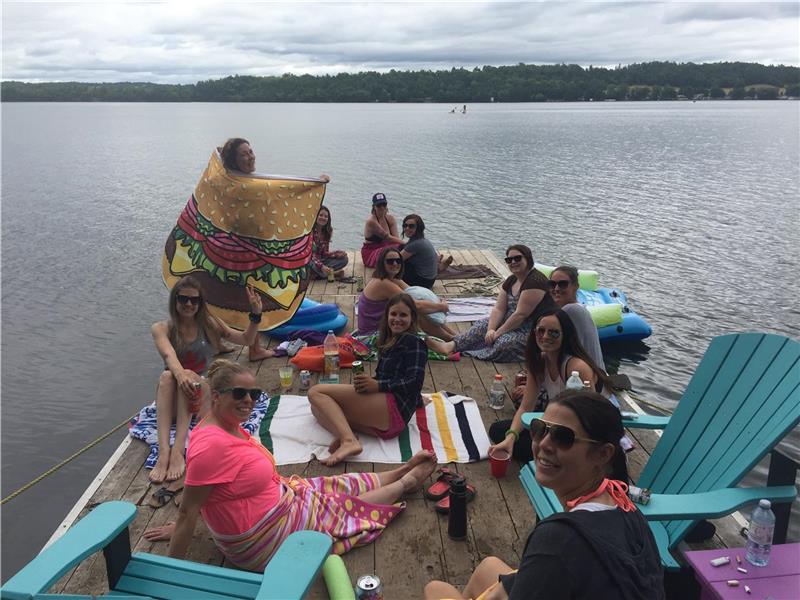 FAMILYS/Groups/BachelorParty's/Grad/Birthday/Cabin Sleeps12 Unlimited  Fun