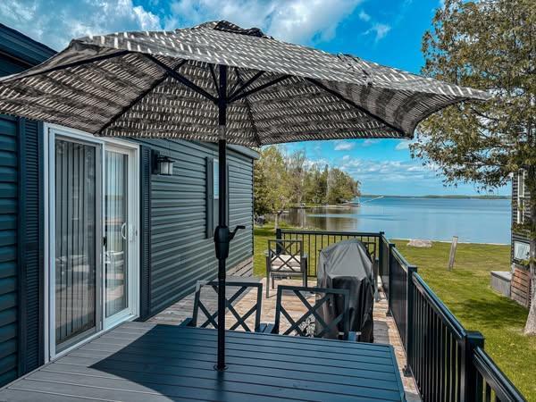 WATERFRONT COTTAGE FOR SALE ON BUCKHORN LAKE!