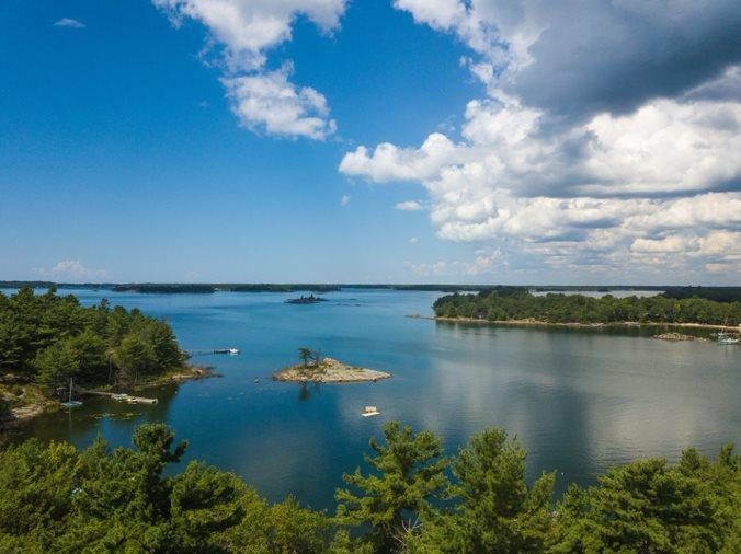 OCR - Dragon's Bay Cottage (F471) on the shores of Georgian Bay, north of Parry Sound
