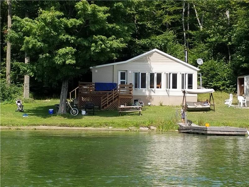 Cozy Clean Comfy Dog Lake Kingston Cottage Rental Pl 27861