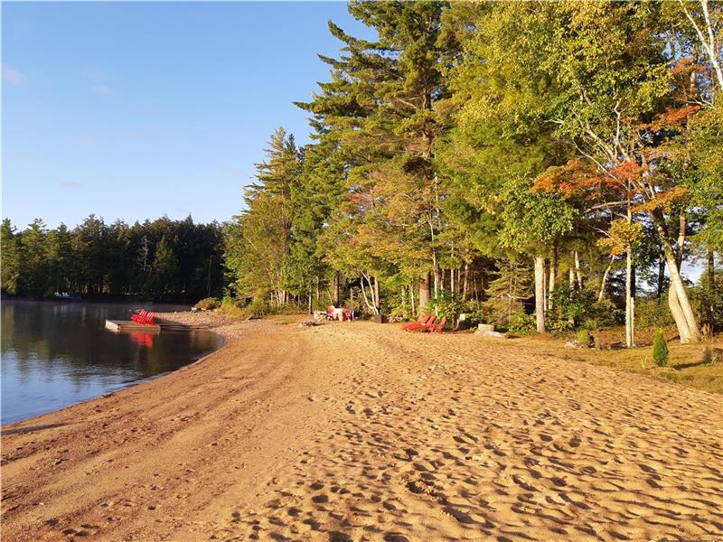 Beach Point Cottage Co. - Kennisis Lake-!! June available!! Beach time!!!