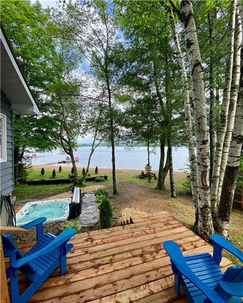 Beach Point Cottage Co. - Kennisis Lake-!!  March 27th weekend 2 guests 500$ !!