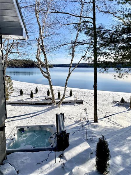 Beach Point Cottage Co. - Kennisis Lake-!! Feb 1st tp 5th 275$ / night with Hot Tub!!!