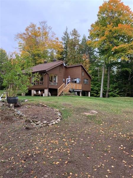 Steenburg Lake 3-bedroom cottage on Sunset Point with amazing views! BOOKING SUMMER 2026!