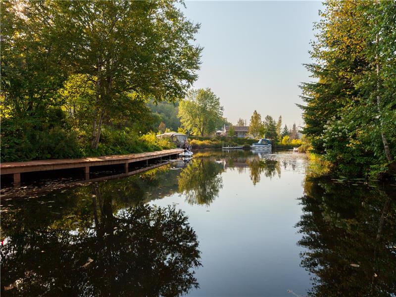 SPA * foyers * lac * kayaks * vélo de montagne * jeux * 30 min. Glissades Valcartier