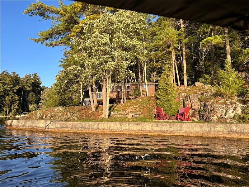 VIEWPOINT on Charleston Lake