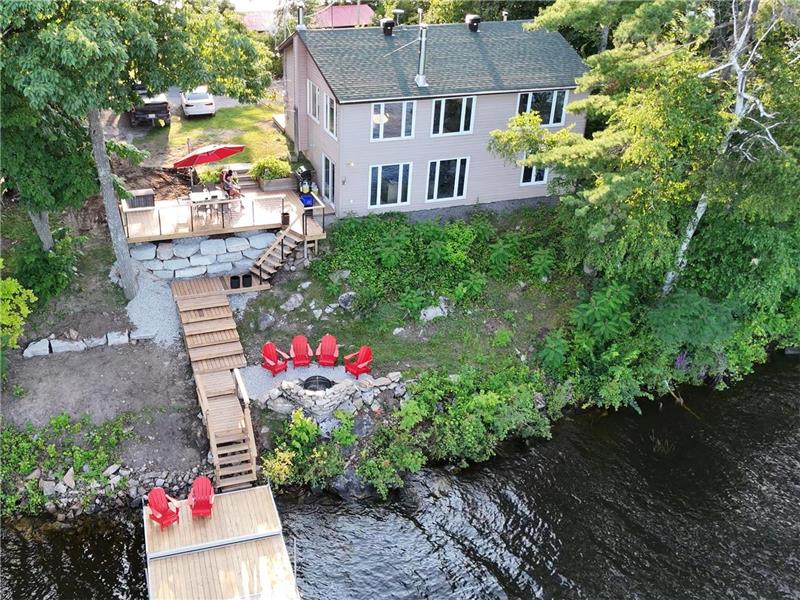 Beautiful Mississippi Lake 4-Bedroom Home