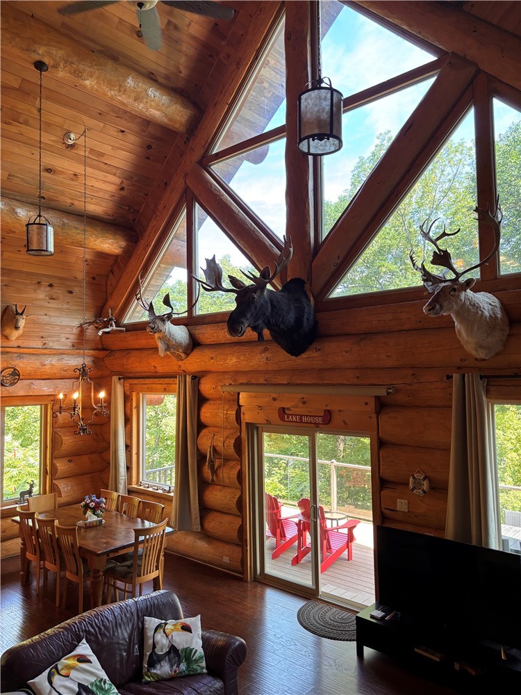 Private Waterfront Log Cottage Retreat, Bob's Lake