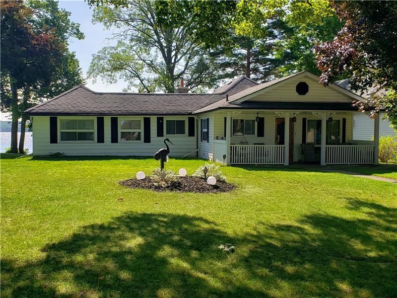 Location spectaculaire au bord de l'eau sur le lac Sturgeon!