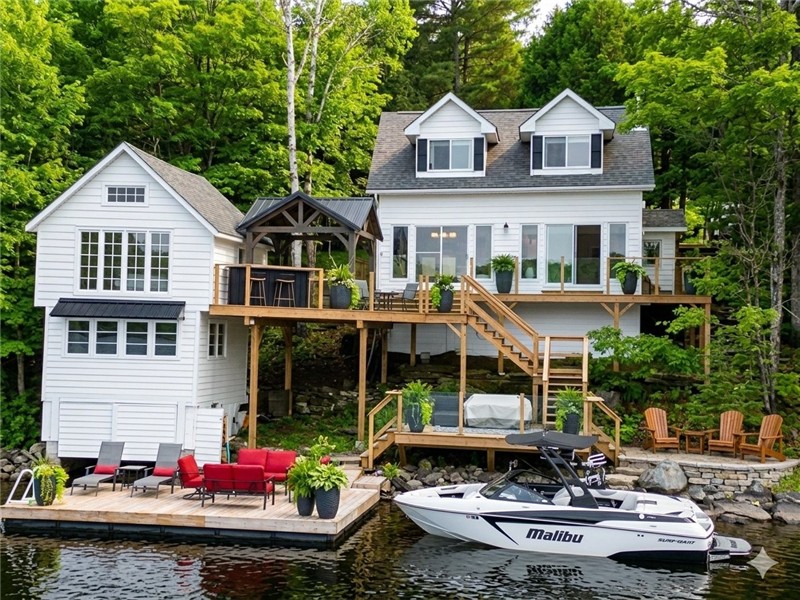 Muskoka Cottage and Boathouse