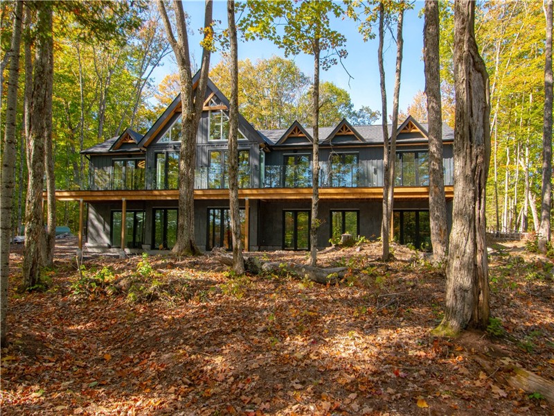 Maple Lake House - Luxury Cottage on Clear Lk - Sleeps 16, Central A/C, 4 acre, Foosball, Pool Table