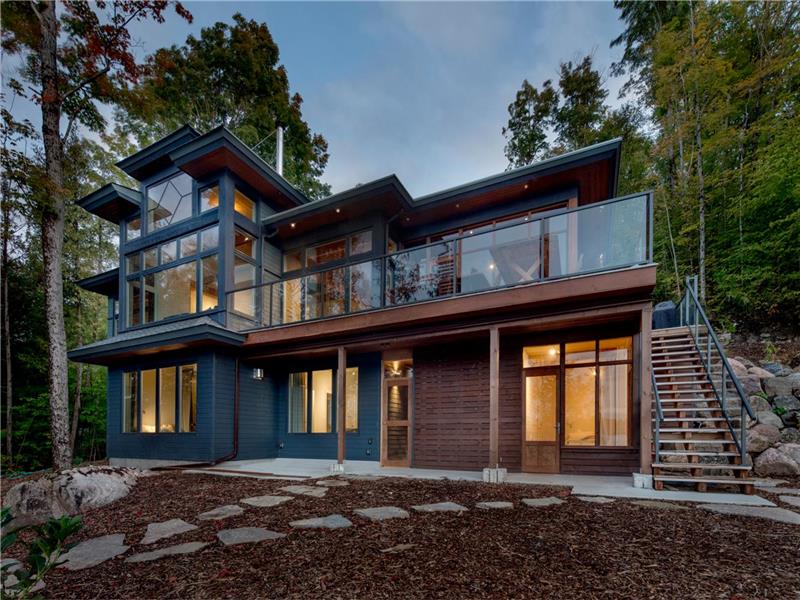 CHALET AILES D'AIGLE EAGLEWINGS POUR 16 PERSONNES Six lits King $8650 +TVH+nettoyage