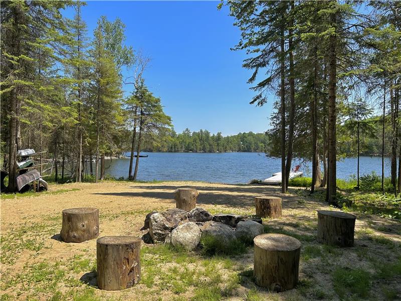 Chalet du Lac Bernard - Nature's Private Paradise ONLY 45 MINS FROM OTTAWA