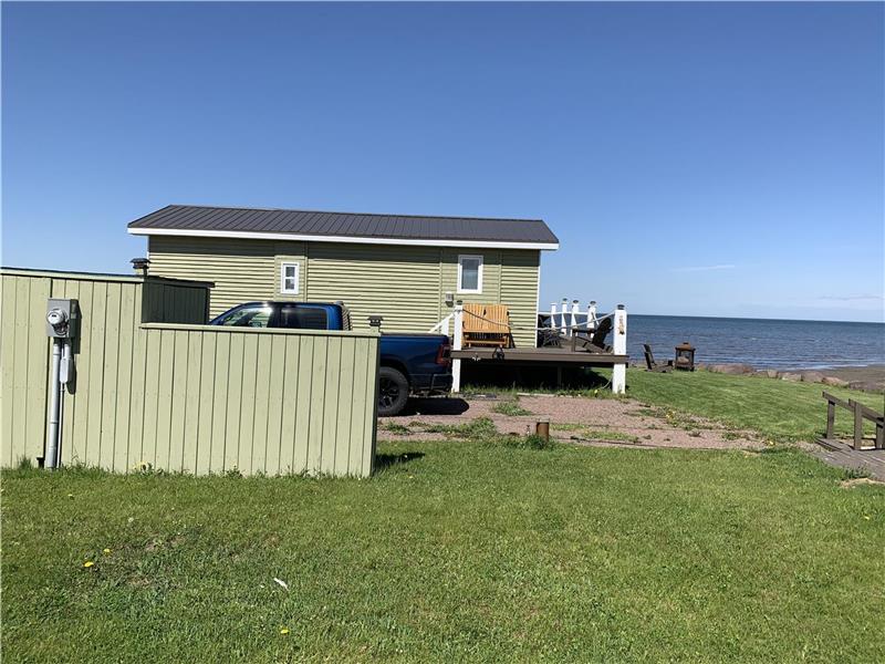 Waterfront Cottage, Deck is basically on the water!