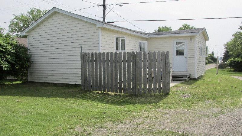 Book your 2026 vacation now at our lovely 2 bedroom cottage located by the wharf and Parlee Beach!