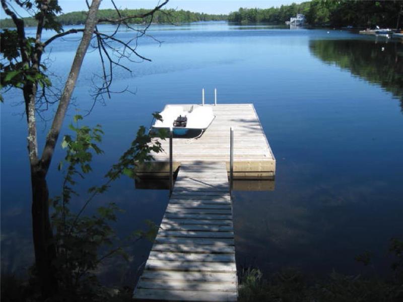 Waterfront cottage in Bracebridge area on Leonard Lake
