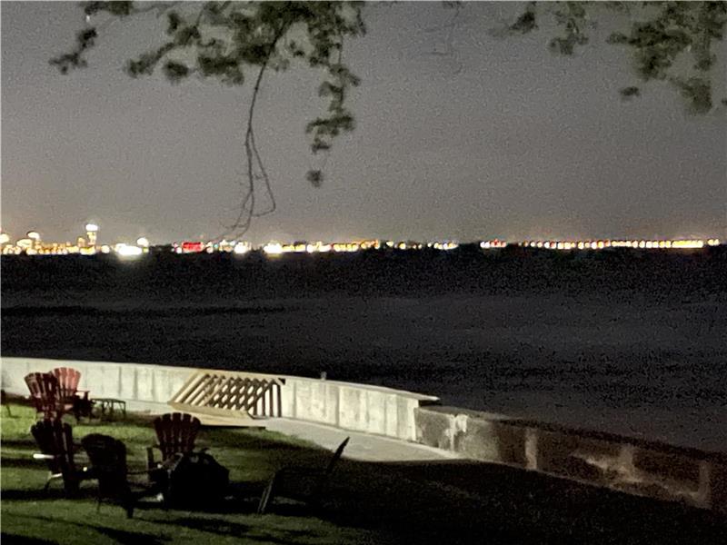 STR 000444 Lakeside Executive Retreat Close to Niagara Falls