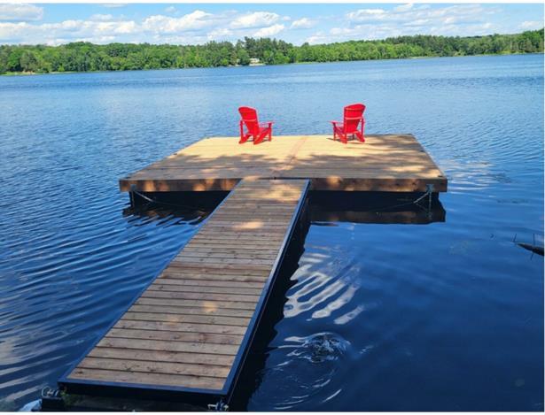 Waterfront Property -Sleeps 10 -  The Lyndhurst Lakehouse, , Kayaks, Paddleboards, Fishing, Sunsets,