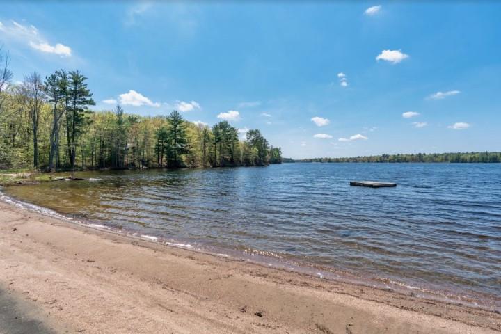 Pineridge Cottage Resort - Rustic cottages, beautiful beach, great fishing!