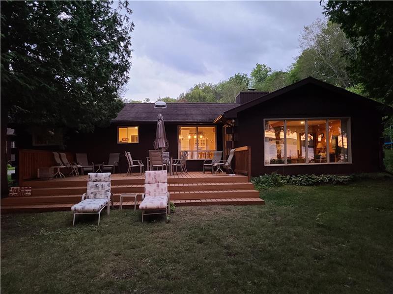 Large 3 Bedroom cottage plus beautiful bunkie with private beach!