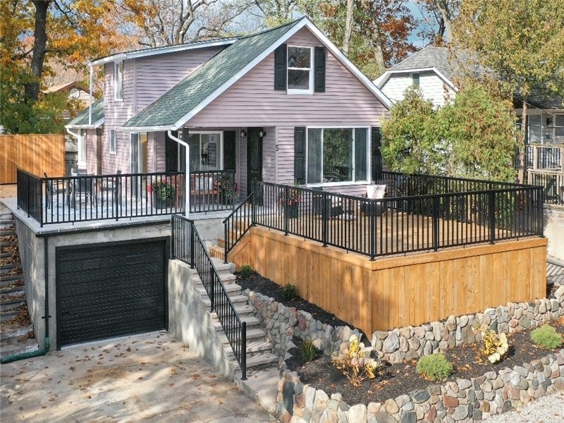 Good Vibes Only in the Heart of Grand Bend - 4min easy walk to the best beach, steps from Main St