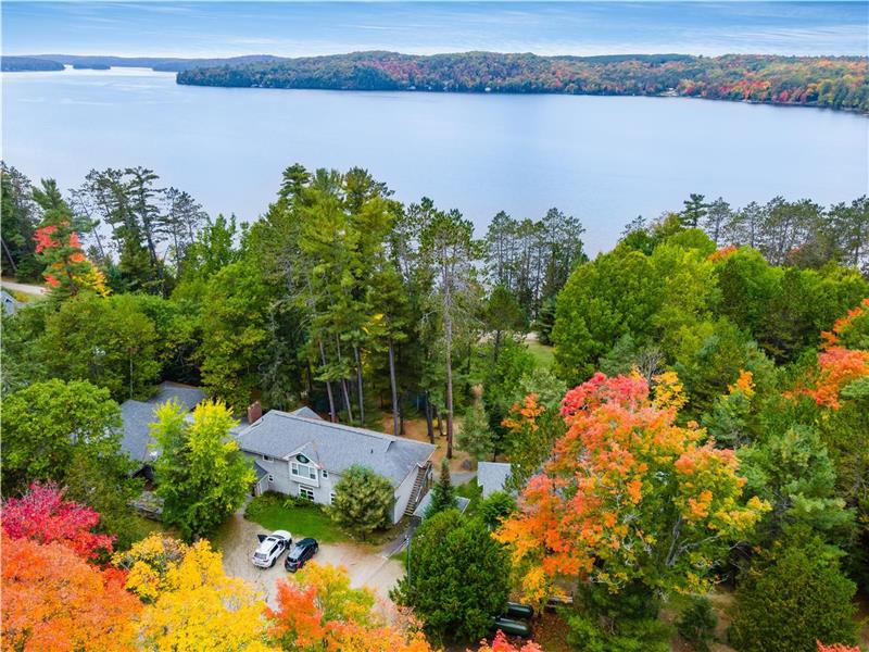 Muskoka Waterfront Retreat on Lake of Bays - New Reno, Private Beach, WIFI, Flat-screen TV