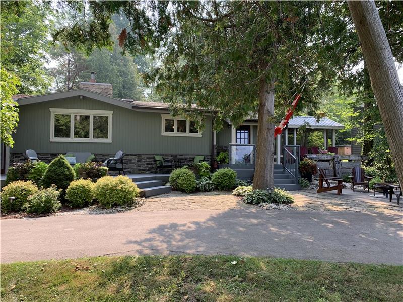 Beautiful 4 Bedroom Lakefront Cottage in Kincardine on Lake Huron; New Listing