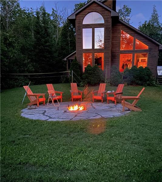 Lakefront Retreat in Ontario Cottage Country: Your Perfect Getaway at Paudash Lake