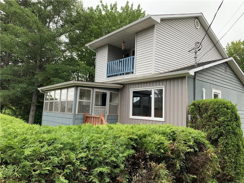 Queen of the Bluff - Welcoming inquiries for summer 2026!