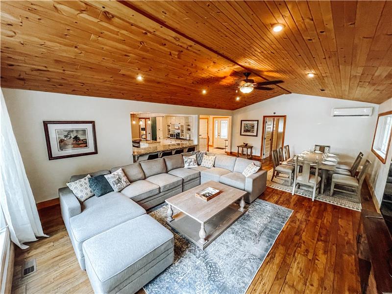 French River Waterfront | Sleeps 12 | Family Favourite