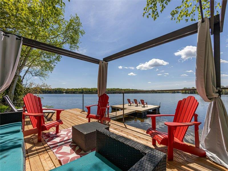 Sharbot Lake Getaway - HOT TUB