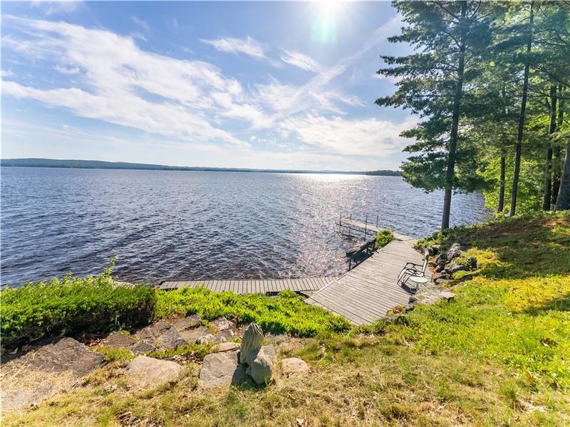 LAKEFRONT SERENITY ON COVETED ROUND LAKE!! 170' SHORELINE! 2.5 ACRES
