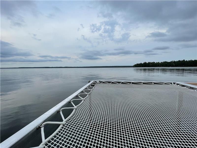 Lakeview Cottage Escape | 4BR, Hot Tub, Dock, Near GTA